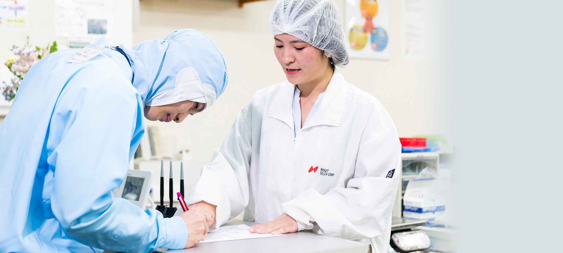 外国人スタッフが、安心できる環境づくりを。